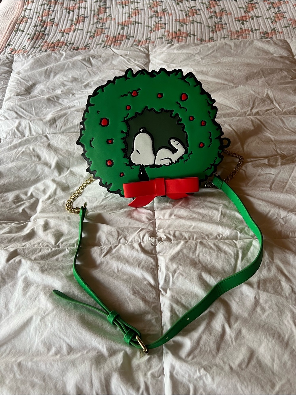 Loungefly Green Wreath Snoopy Crossbody Bag with Lite-up Wreath and Red Bow